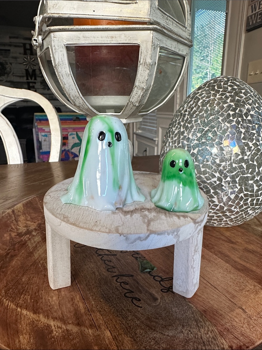 Green resin Ghost Figurine Set - Decorative Halloween Table Accents